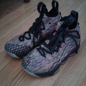 Kids LeBron 15s